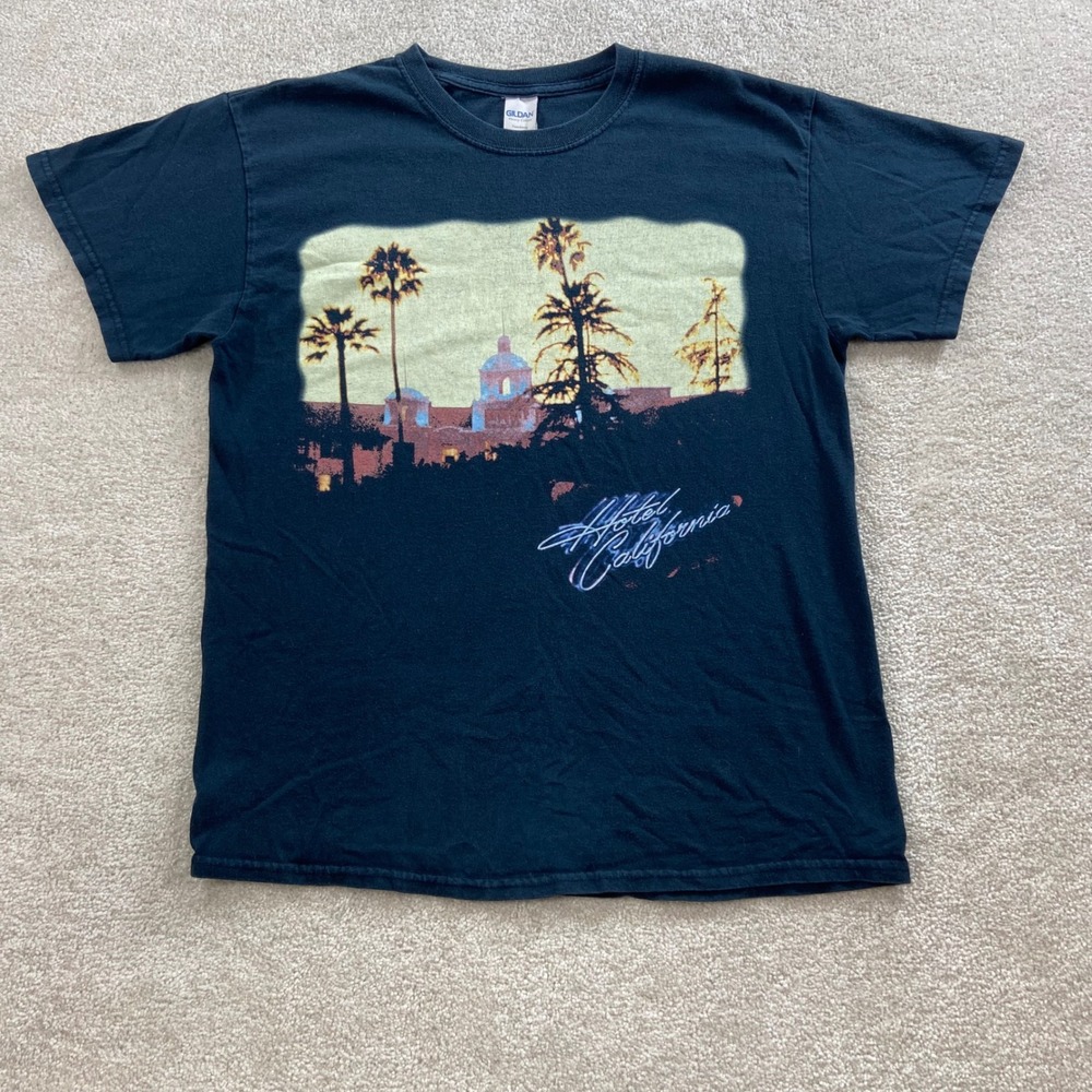 2017 The Eagles T-Shirt Men M Black Hotel California Concert Tour Tee